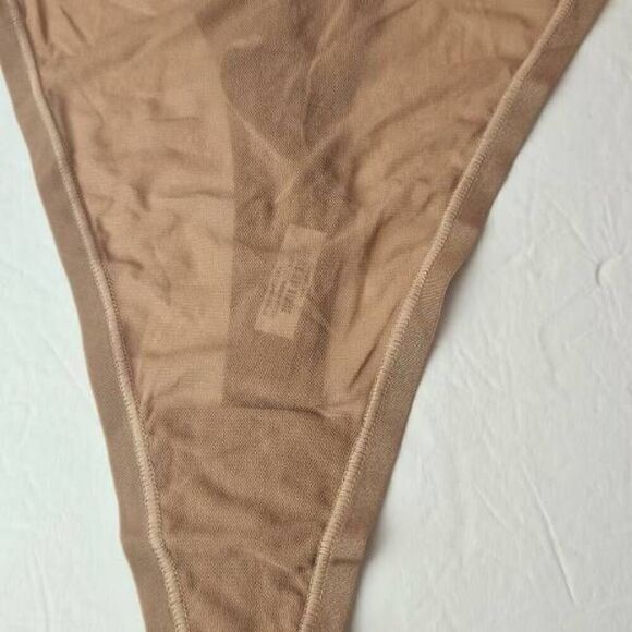 SKIMS PANTY NWT - Picture 3 of 9